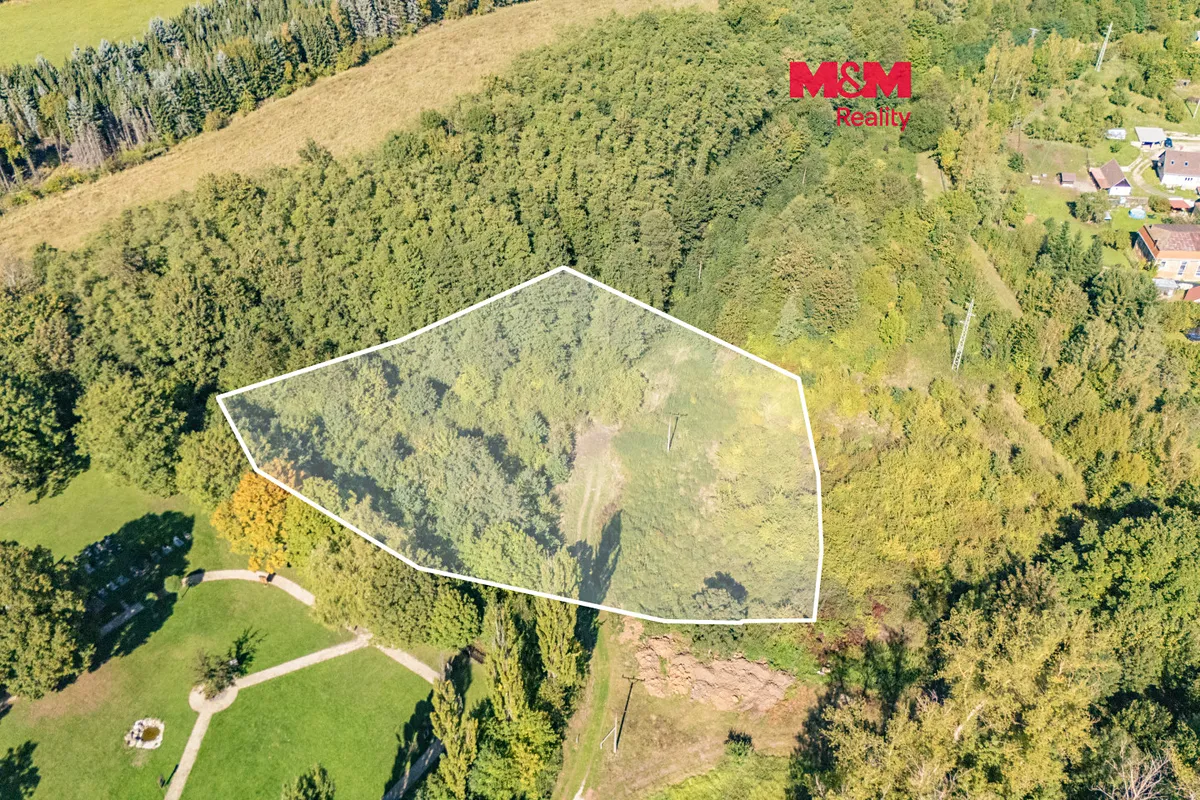 Prodej pozemku 4928 m²